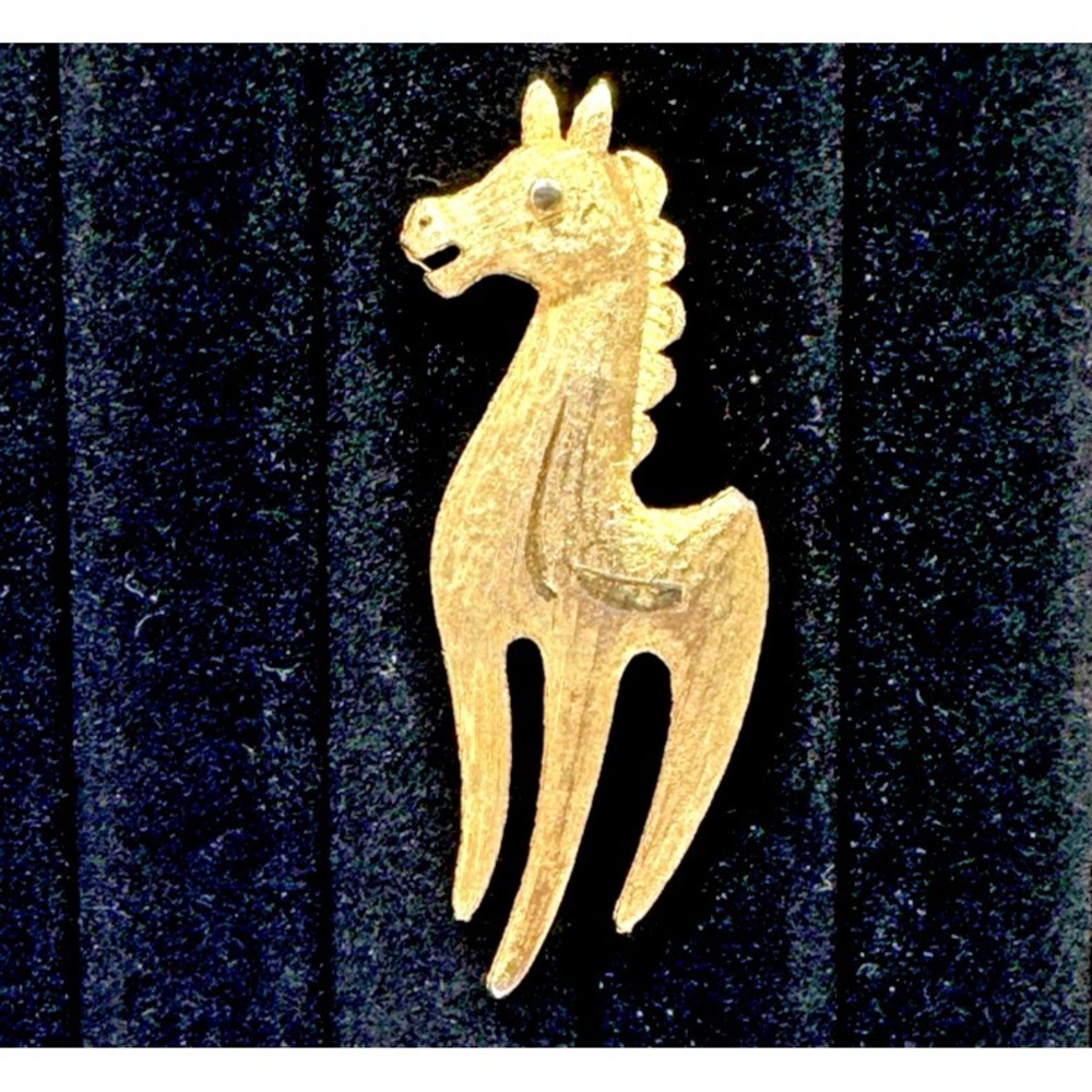 Vintage Mamselle Gold Tone Pin‎ Whimsical Horse Brooch, Hand Engraved  3 legs
